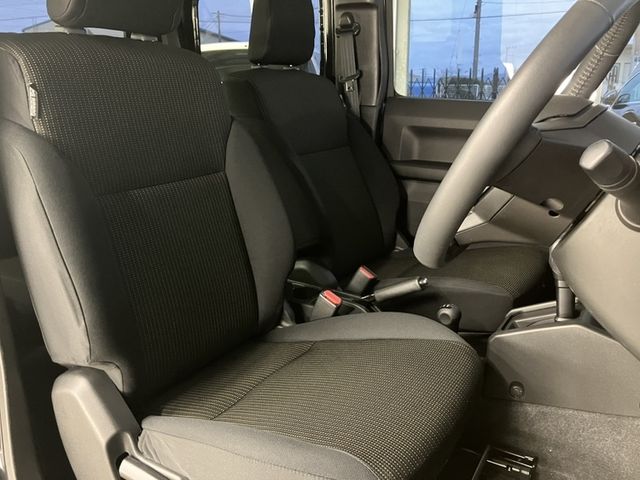 SUZUKI JIMNY 4WD 2024 Image 31