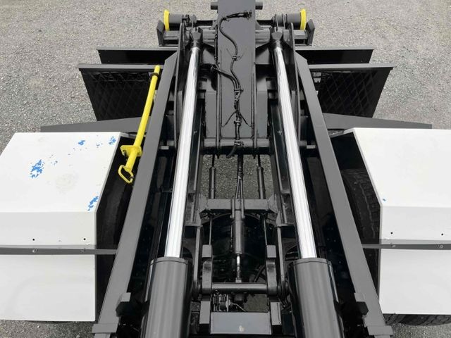 MITSUBISHI FUSOU FIGHTER 2006 Image 31