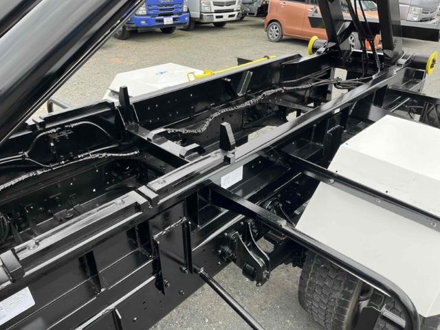 MITSUBISHI FUSOU FIGHTER 2006 Image 31