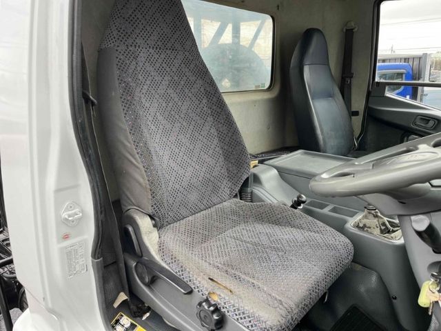 MITSUBISHI FUSOU FIGHTER 2006 Image 31