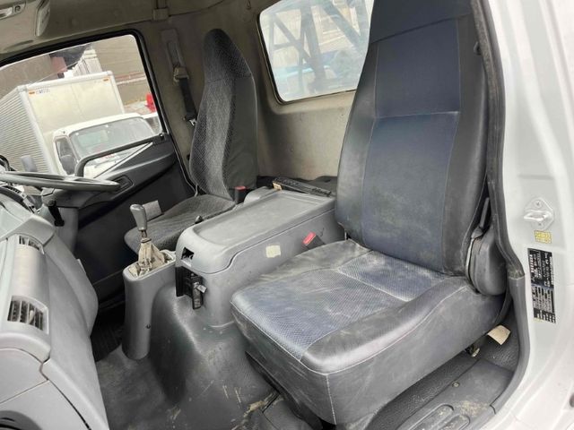 MITSUBISHI FUSOU FIGHTER 2006 Image 31