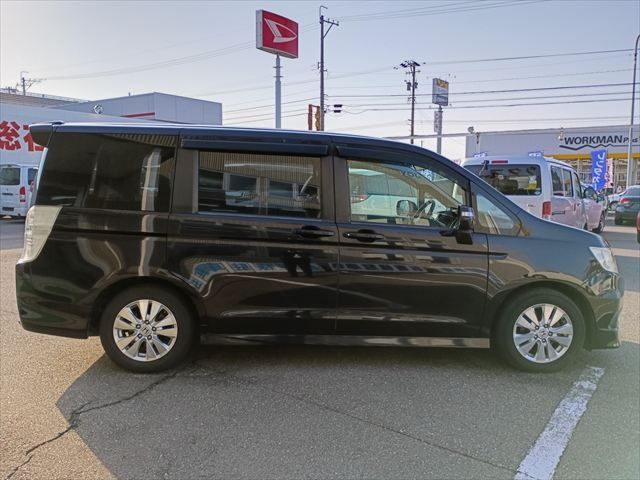 HONDA STEPWAGON SPADA 2010 Image 31