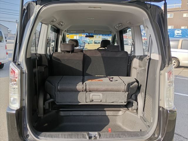 HONDA STEPWAGON SPADA 2010 Image 31