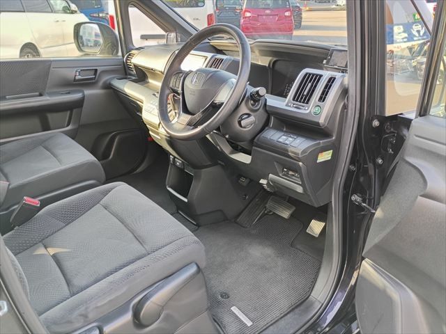 HONDA STEPWAGON SPADA 2010 Image 31