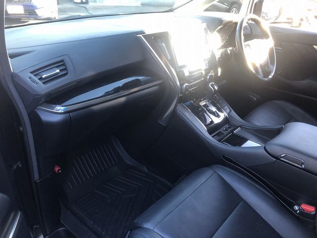 TOYOTA VELLFIRE 2018 Image 31