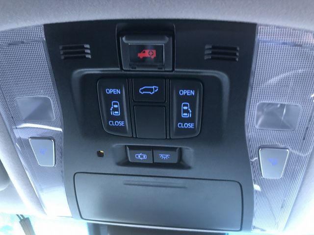 TOYOTA VELLFIRE 2018 Image 31