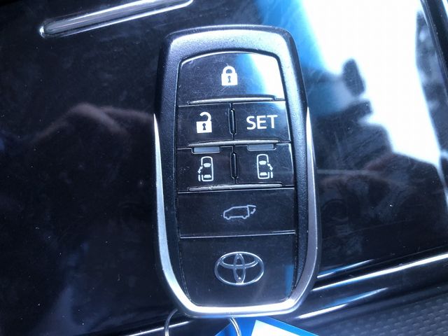 TOYOTA VELLFIRE 2018 Image 31