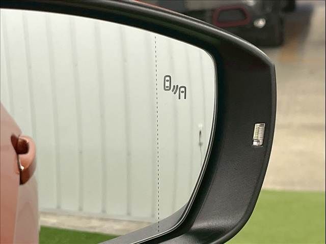 VOLKSWAGEN T-CROSS 2021 Image 31