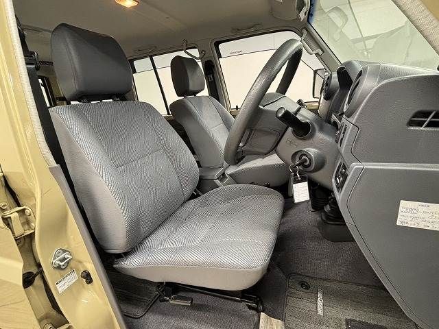 TOYOTA LANDCRUISER VAN 2015 Image 31