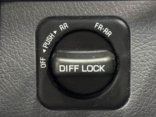 TOYOTA LANDCRUISER VAN 2015 Image 31