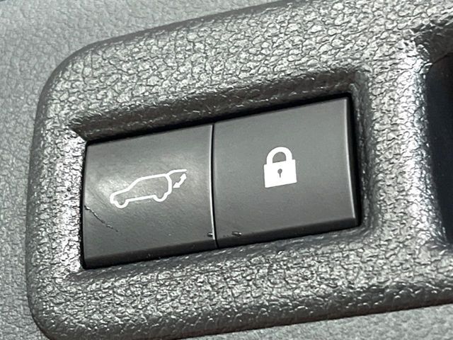 TOYOTA LEXUS NX300 2018 Image 31