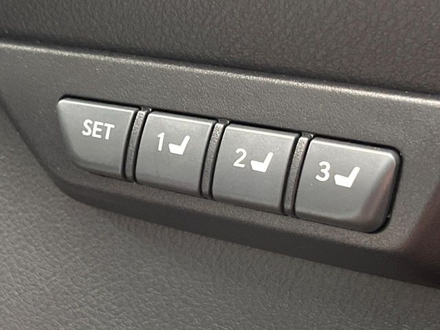 TOYOTA LEXUS NX300 2018 Image 31