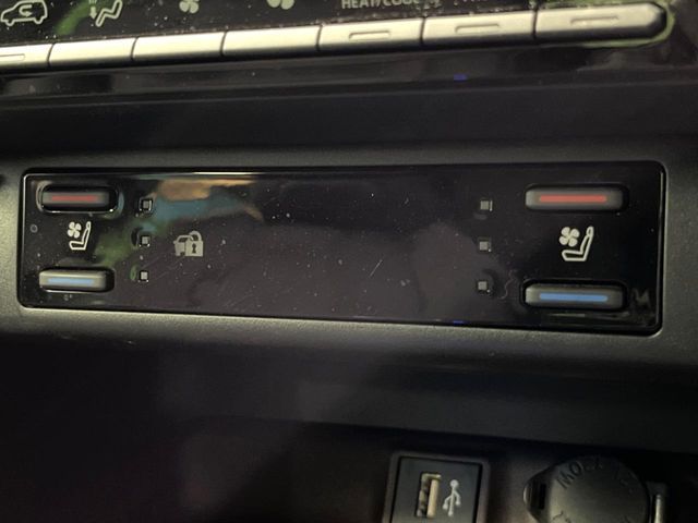 TOYOTA RAV4 HYBRID 4WD 2023 Image 31