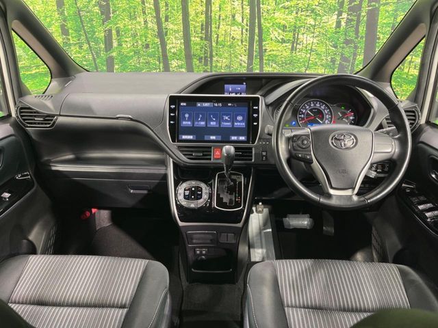 TOYOTA VOXY 2019 Image 31