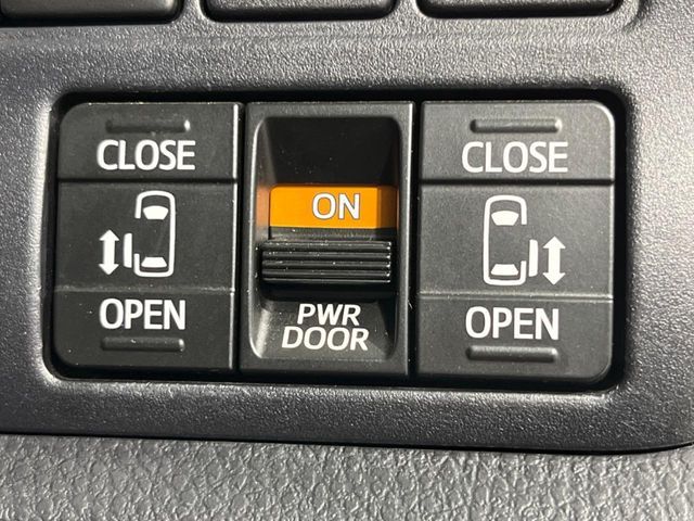 TOYOTA VOXY 2019 Image 31