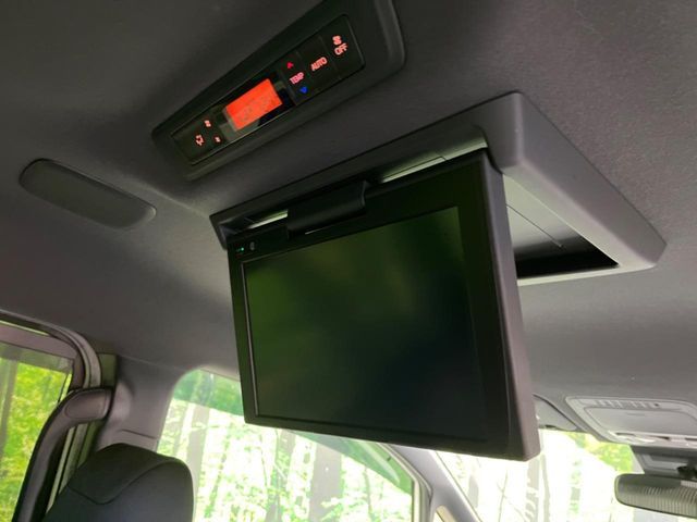 TOYOTA VOXY 2019 Image 31