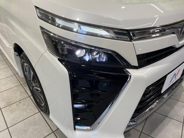 TOYOTA VOXY 2019 Image 31