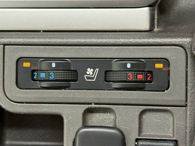 TOYOTA LANDCRUISER PRADO 2023 Image 31