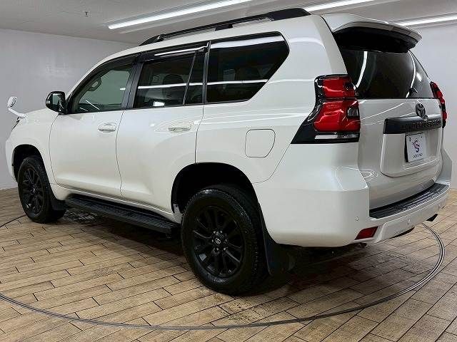 TOYOTA LANDCRUISER PRADO 2023 Image 31