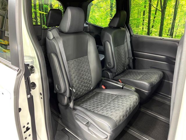 TOYOTA VOXY 4WD 2025 Image 31