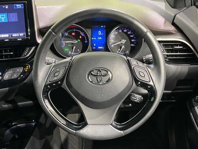 TOYOTA C-HR 2017 Image 31