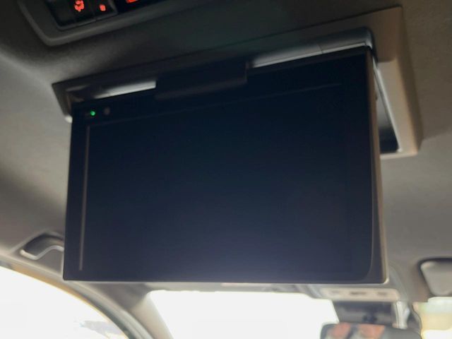 TOYOTA VOXY HYBRID 2018 Image 31