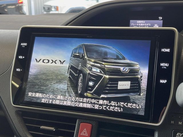 TOYOTA VOXY HYBRID 2018 Image 31
