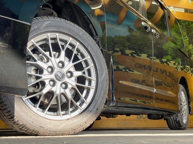 TOYOTA VOXY HYBRID 2018 Image 31