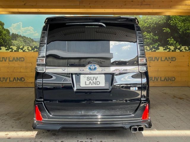 TOYOTA VOXY HYBRID 2018 Image 31