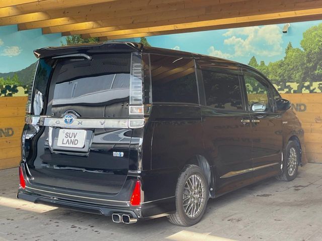 TOYOTA VOXY HYBRID 2018 Image 31