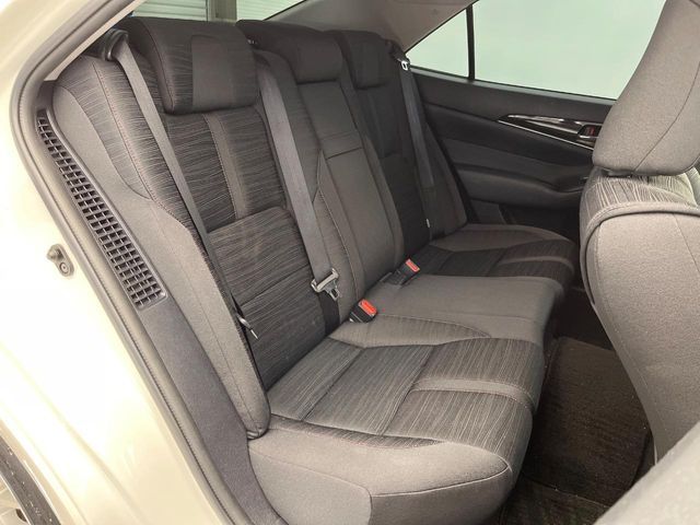 TOYOTA CROWN SEDAN HYBRID 2017 Image 31