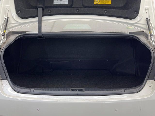 TOYOTA CROWN SEDAN HYBRID 2017 Image 31