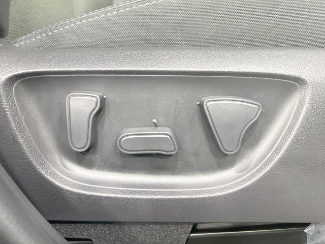 TOYOTA YARIS CROSS HYBRID 2025 Image 31