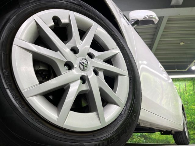 TOYOTA PRIUS ALPHA 2012 Image 31