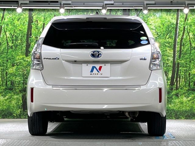 TOYOTA PRIUS ALPHA 2012 Image 31