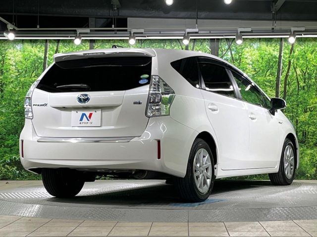 TOYOTA PRIUS ALPHA 2012 Image 31