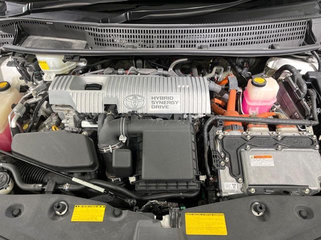 TOYOTA PRIUS ALPHA 2012 Image 31