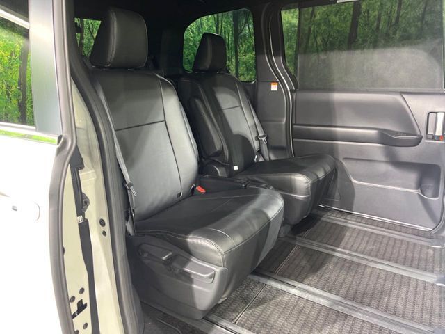 TOYOTA VOXY HYBRID 2024 Image 31