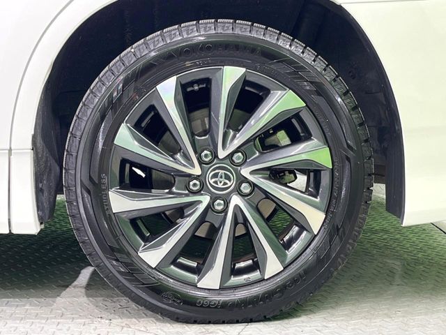 TOYOTA VOXY HYBRID 2024 Image 31