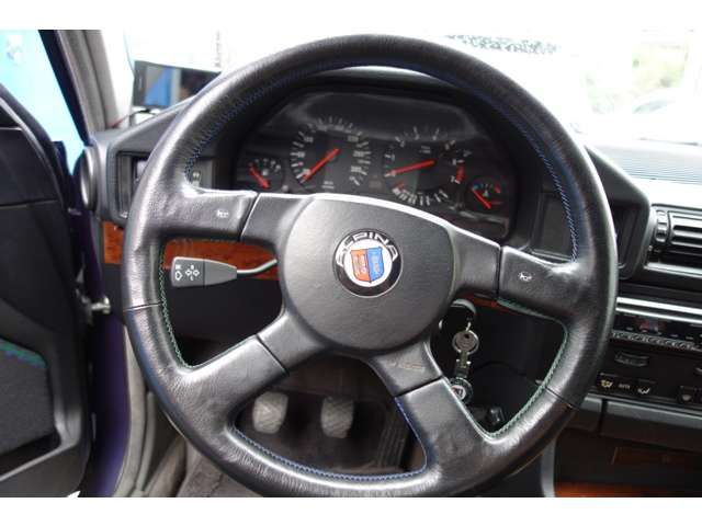 ALPINA B10 LIMOUSINE 1989 Image 31