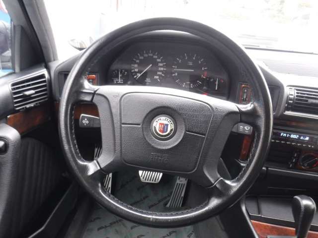 ALPINA B10 SEDAN 1995 Image 31