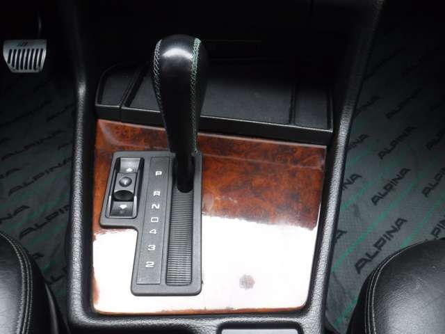 ALPINA B10 SEDAN 1995 Image 31