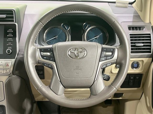 TOYOTA LANDCRUISER PRADO 2022 Image 31