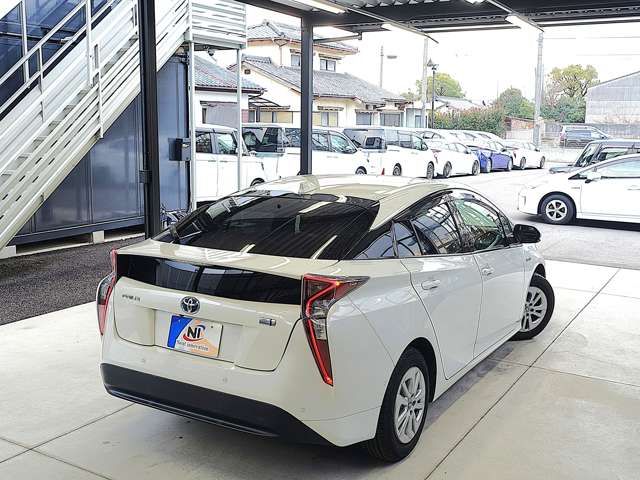 TOYOTA PRIUS 2017 Image 31