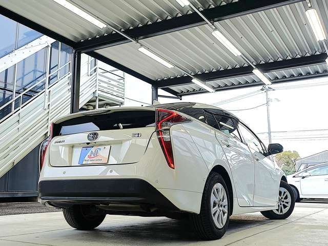 TOYOTA PRIUS 2017 Image 31