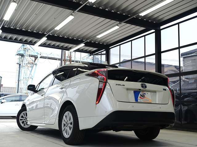 TOYOTA PRIUS 2017 Image 31