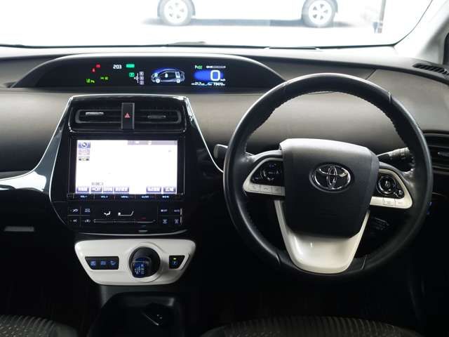 TOYOTA PRIUS 2017 Image 31