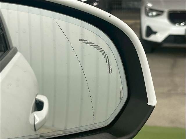 VOLVO XC40 2023 Image 31