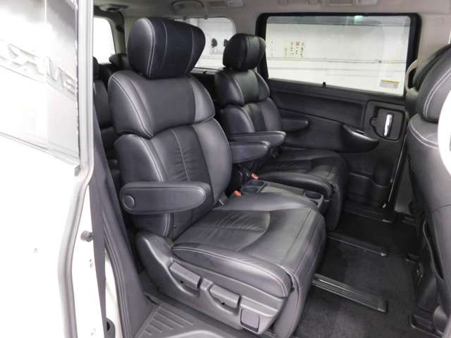 NISSAN ELGRAND 2015 Image 31