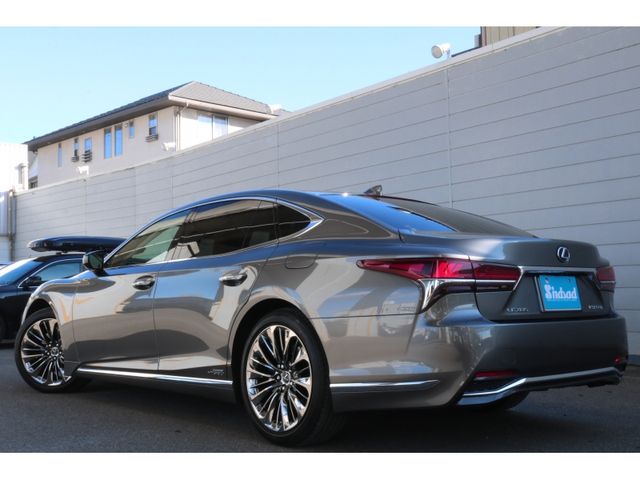 TOYOTA LEXUS LS500H 2017 Image 31